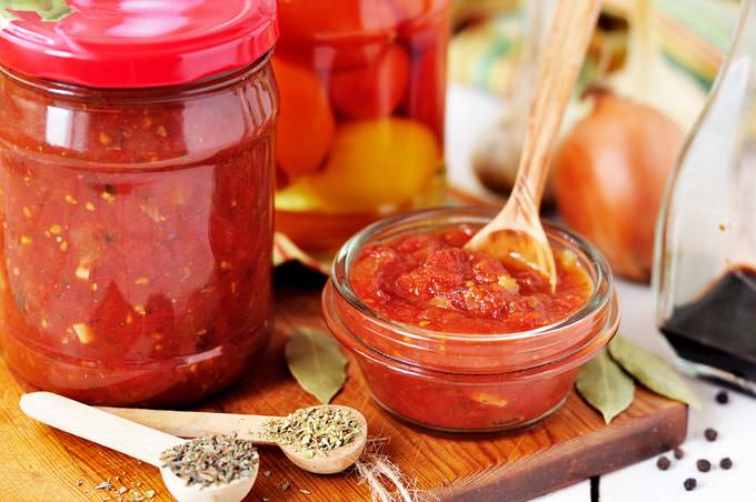 bigstock-Canning-Marinara-Sauce-Tomato-54872606_mini