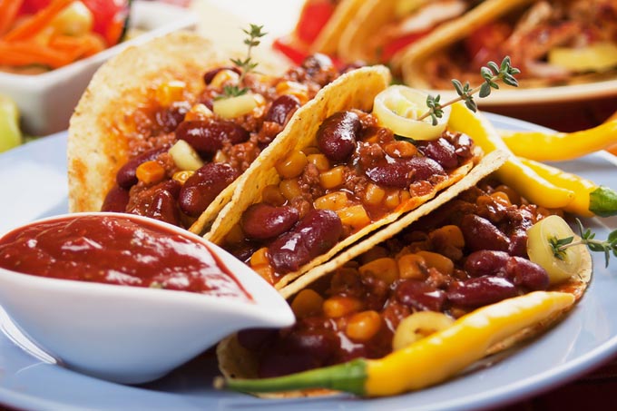 bigstock-Chili-con-carne-burritos-in-co-26054825_mini