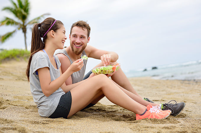 bigstock-Salad--healthy-fitness-woman--81325340