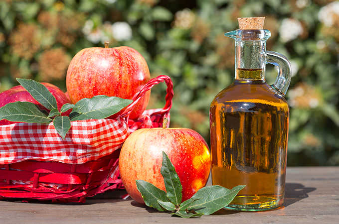 bigstock-Apple-Cider-Vinegar-87229409