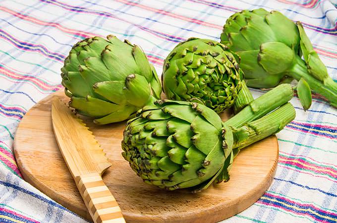 bigstock-Globe-Artichoke-Ready-Be-Cut-105870599